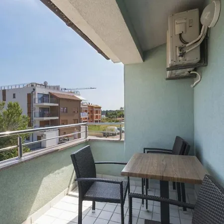 Apartment Riva *