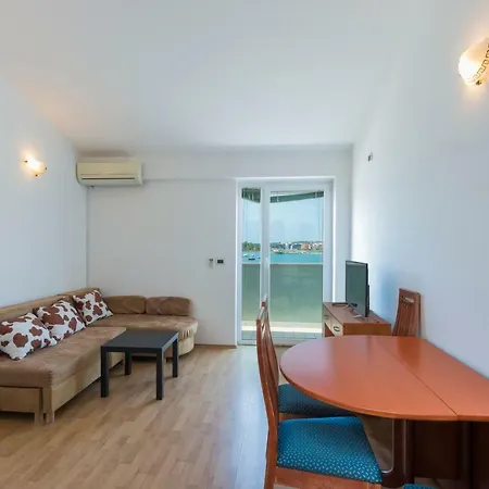 Apartment Riva *